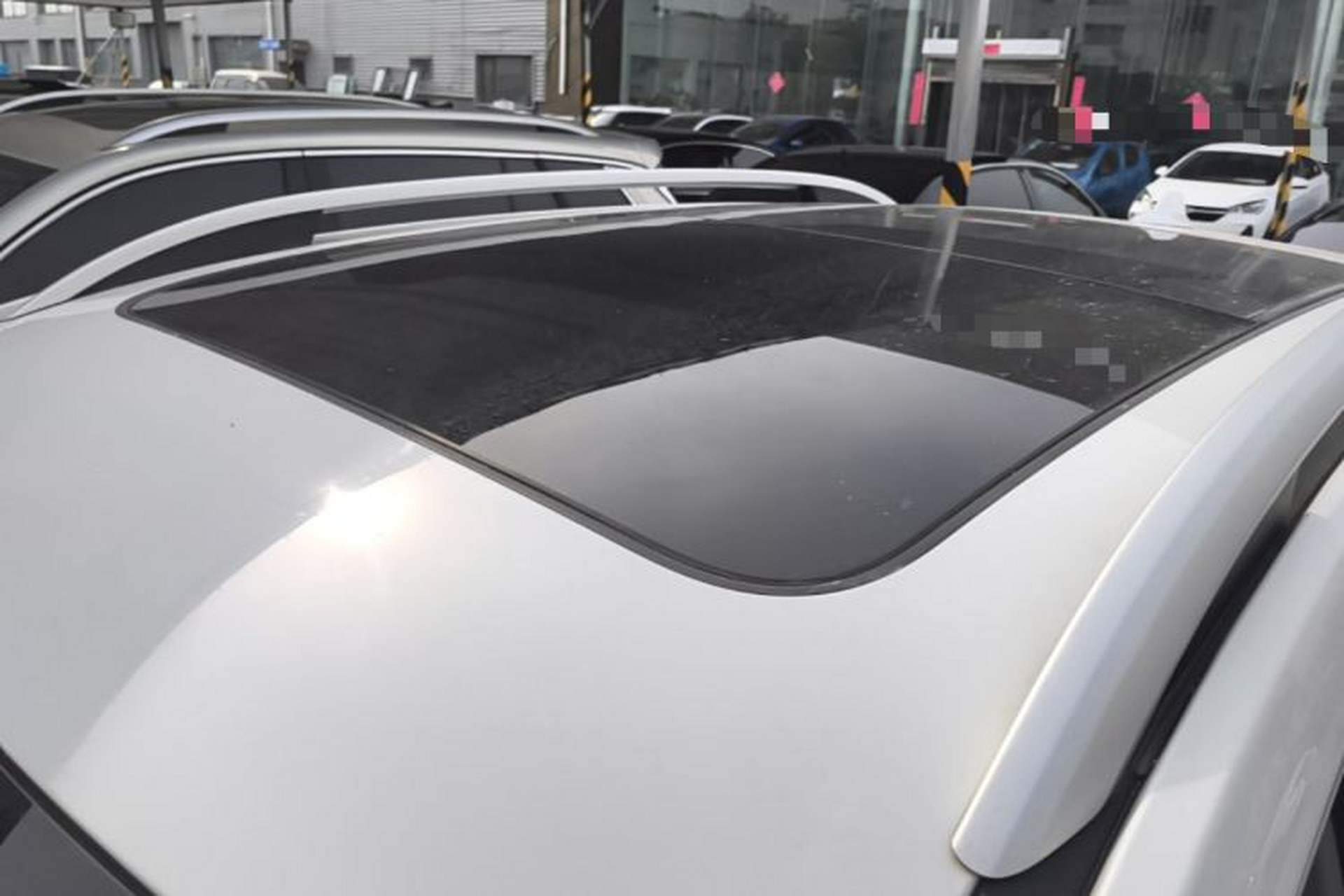 Used Roewe RX5 2023 PLUS 330TGI Automatic Trendsetting Smart Edition Roof