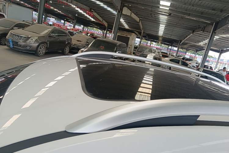 Used Roewe RX5 2023 PLUS 330TGI Automatic Trendsetting Smart Edition Roof