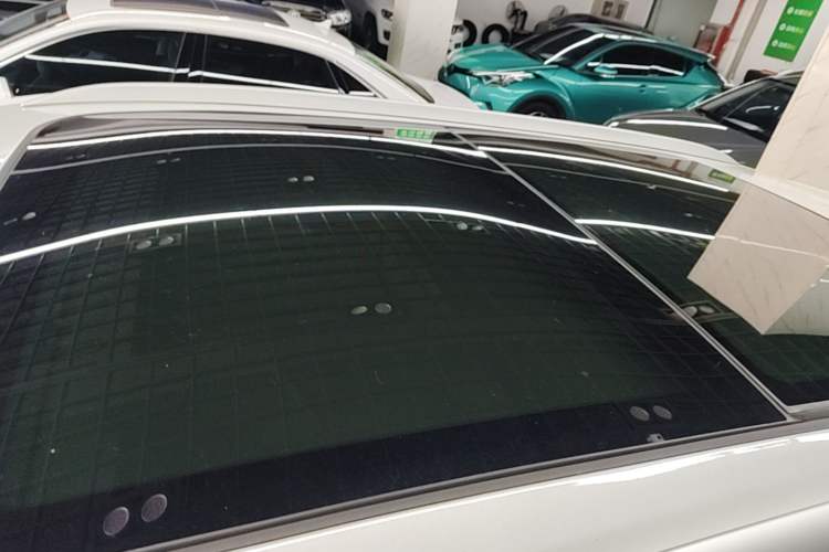 Used Roewe RX5 2023 1.5T Luxury Sliding-Screen Version Roof