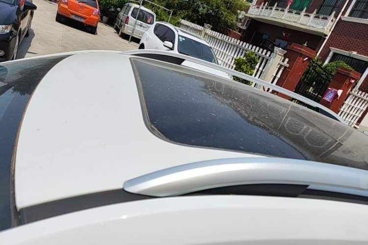 Used Roewe RX5 2023 PLUS 330TGI Automatic Trendsetting Smart Edition Roof