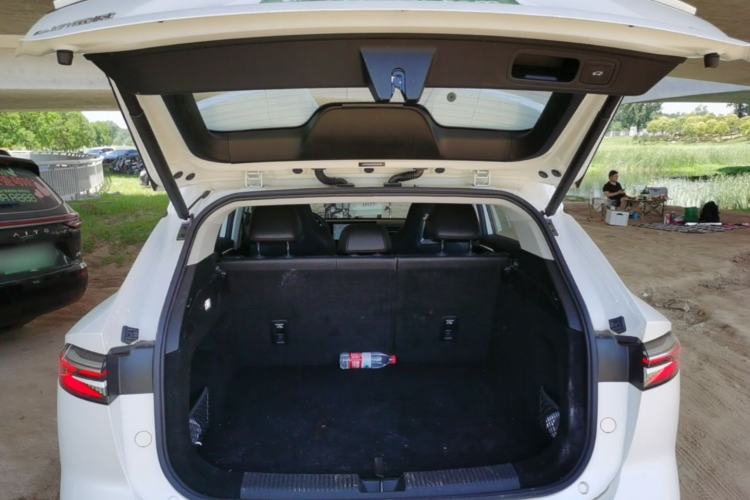 Used Roewe RX5 2023 1.5T Elite Edition Trunk