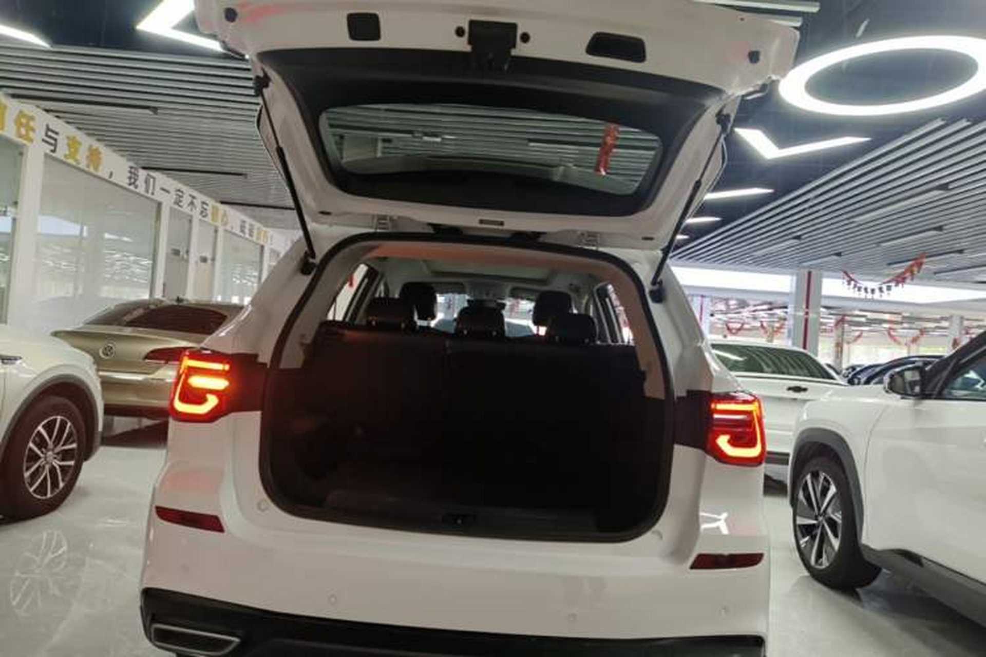 Used Roewe RX5 2023 PLUS 330TGI Automatic Trendsetting Smart Edition Trunk