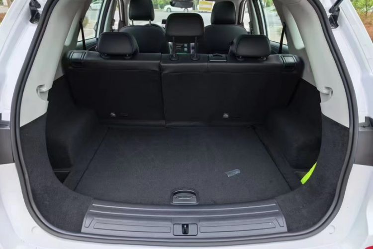 Used Roewe RX5 2023 PLUS 330TGI Automatic Trendsetting Smart Edition Trunk