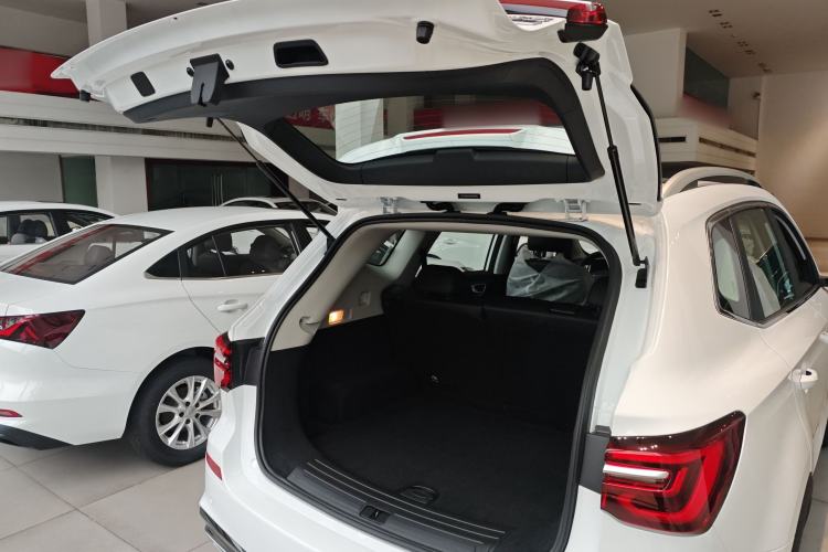 Used Roewe RX5 2023 PLUS 330TGI Automatic Trendsetting Smart Edition Trunk
