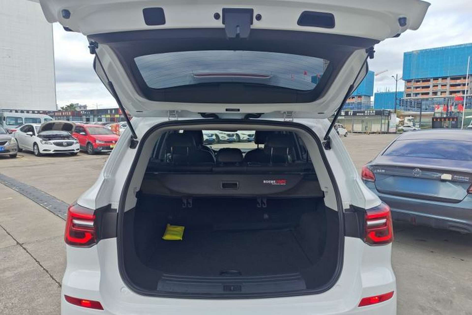 Used Roewe RX5 2023 PLUS 330TGI Automatic Trendsetting Smart Edition Trunk