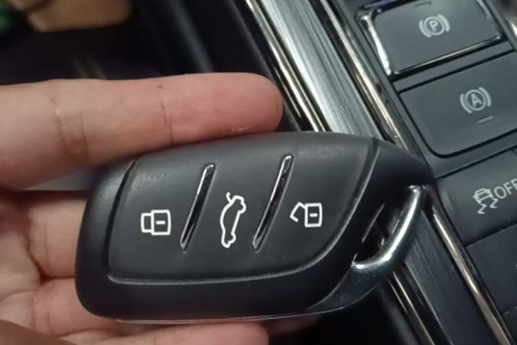 Used Roewe RX5 2023 PLUS 330TGI Automatic Trendsetting Smart Edition Vehicle Key