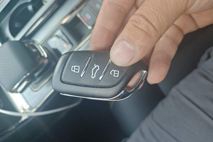 Used Roewe RX5 2023 PLUS 330TGI Automatic Trendsetting Smart Edition Vehicle Key
