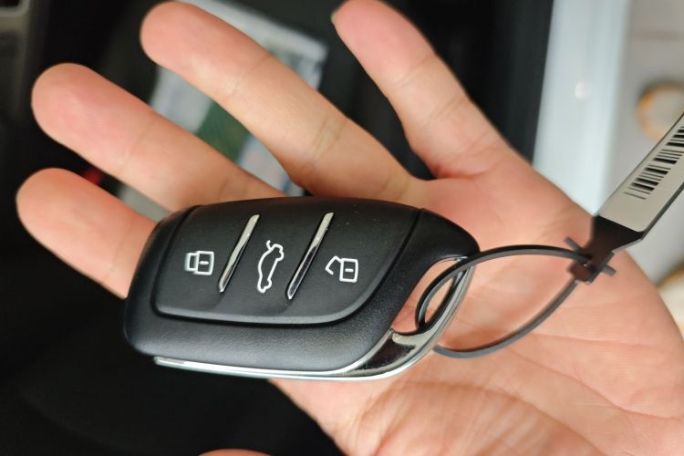 Used Roewe RX5 2023 PLUS 330TGI Automatic Trendsetting Smart Edition Vehicle Key