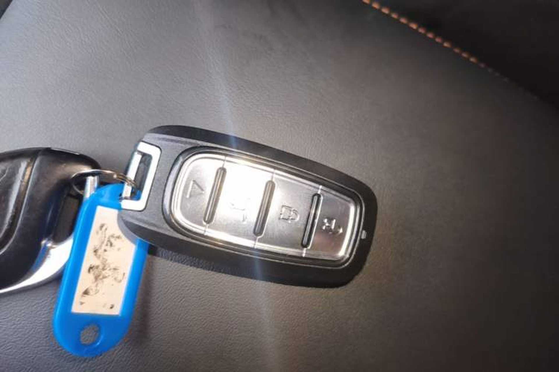 Used Roewe RX5 2023 1.5T Prestige Sliding-Screen Version Vehicle Key
