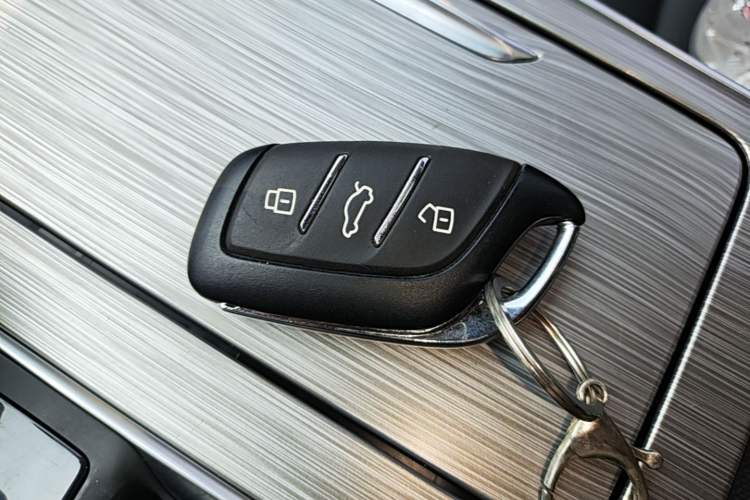 Used Roewe RX5 2023 PLUS 330TGI Automatic Trendsetting Smart Edition Vehicle Key