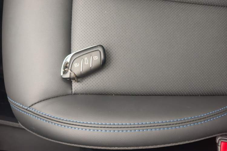 Used Roewe RX5 2023 PLUS 330TGI Automatic Trendsetting Smart Edition Vehicle Key