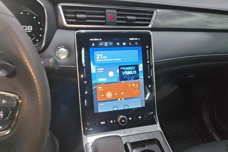 Used Roewe RX5 2025 PLUS 330TGI Automatic Trendsetting Smart Edition Audio And AC Panel