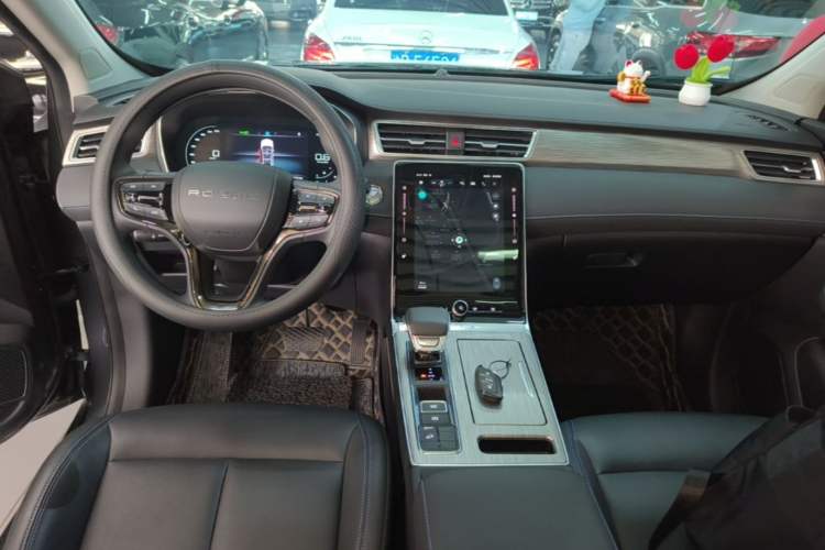Used Roewe RX5 2025 PLUS 330TGI Automatic Trendsetting Smart Edition Center Console