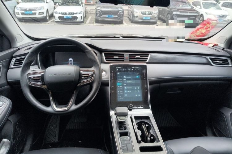 Used Roewe RX5 2025 PLUS 330TGI Automatic Trendsetting Smart Edition Center Console