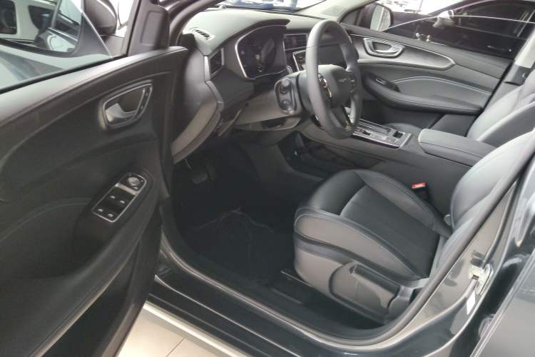 Used Roewe RX5 2025 PLUS 330TGI Automatic Trendsetting Smart Edition Driver Seat