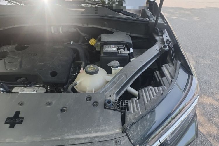 Used Roewe RX5 2025 PLUS 330TGI Automatic Trendsetting Smart Edition Engine Bay Left