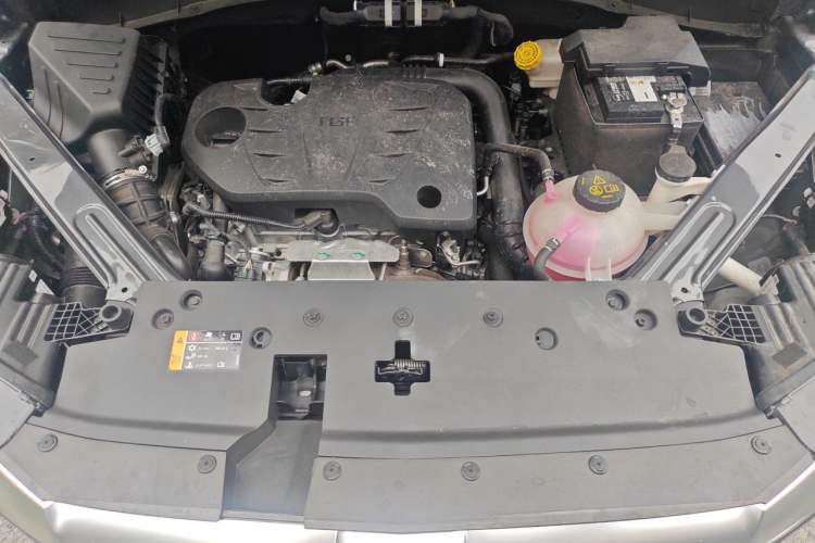 Used Roewe RX5 2025 PLUS 330TGI Automatic Trendsetting Smart Edition Engine Bay