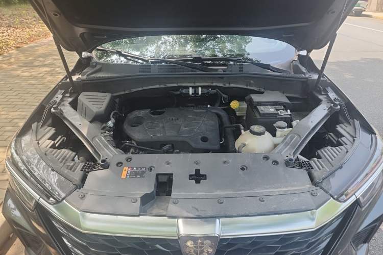Used Roewe RX5 2025 PLUS 330TGI Automatic Trendsetting Smart Edition Engine Bay