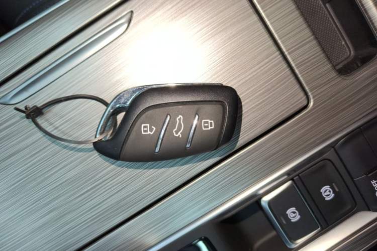 Used Roewe RX5 2025 PLUS 330TGI Automatic Trendsetting Smart Edition Interior 1