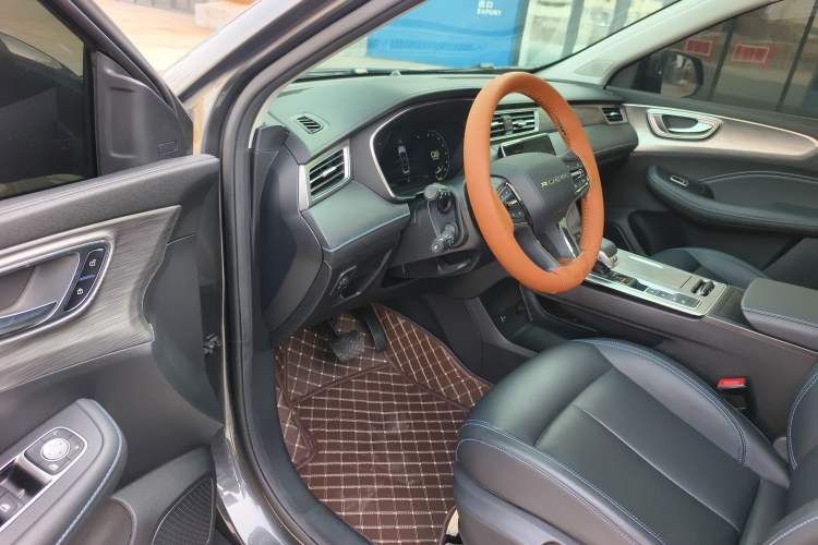 Used Roewe RX5 2025 PLUS 330TGI Automatic Trendsetting Smart Edition Interior 2