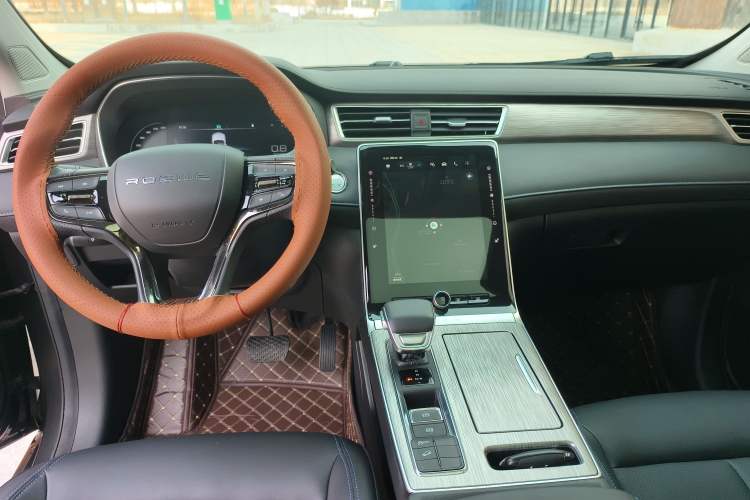 Used Roewe RX5 2025 PLUS 330TGI Automatic Trendsetting Smart Edition Interior 3