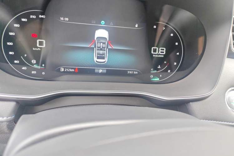 Used Roewe RX5 2025 PLUS 330TGI Automatic Trendsetting Smart Edition Odometer Close Up