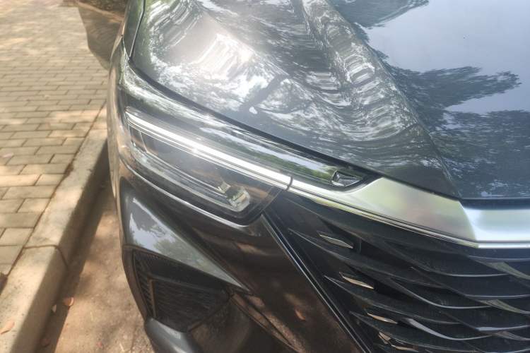 Used Roewe RX5 2025 PLUS 330TGI Automatic Trendsetting Smart Edition Right Front Headlight
