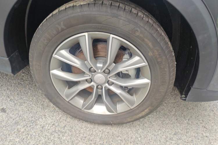 Used Roewe RX5 2025 PLUS 330TGI Automatic Trendsetting Smart Edition Right Front Wheel Hub