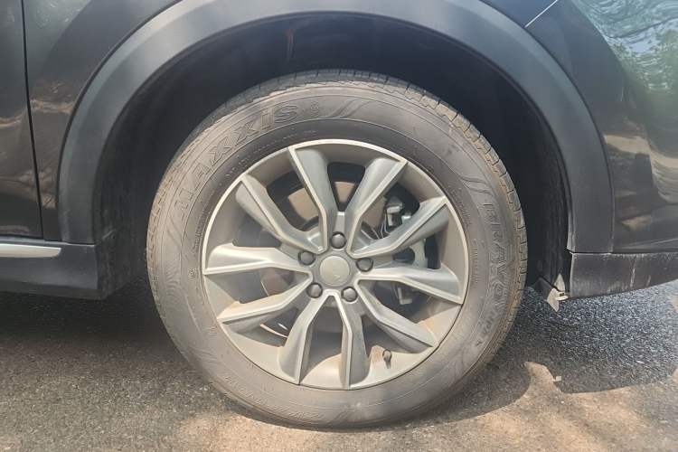Used Roewe RX5 2025 PLUS 330TGI Automatic Trendsetting Smart Edition Right Front Wheel Hub