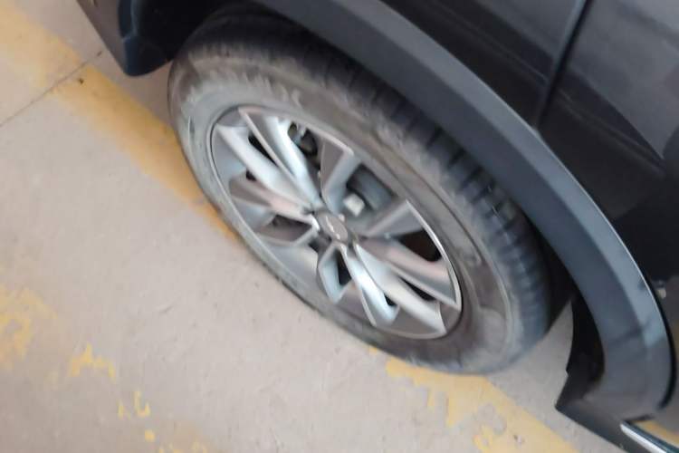 Used Roewe RX5 2025 PLUS 330TGI Automatic Trendsetting Smart Edition Right Rear Wheel Hub