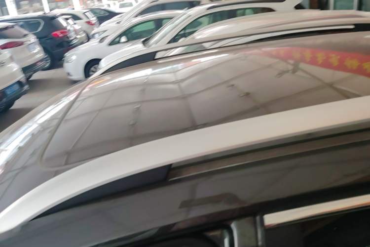 Used Roewe RX5 2025 PLUS 330TGI Automatic Trendsetting Smart Edition Roof
