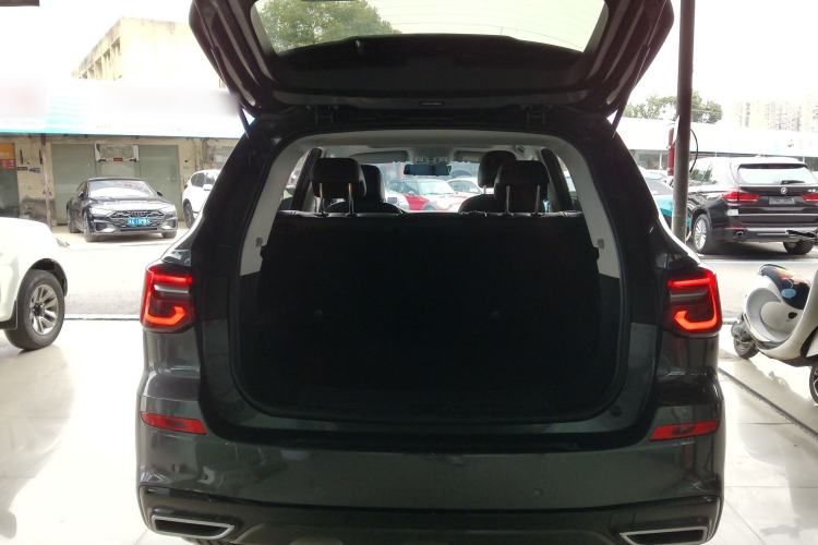Used Roewe RX5 2025 PLUS 330TGI Automatic Trendsetting Smart Edition Trunk