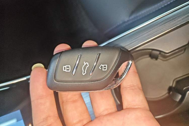 Used Roewe RX5 2025 PLUS 330TGI Automatic Trendsetting Smart Edition Vehicle Key