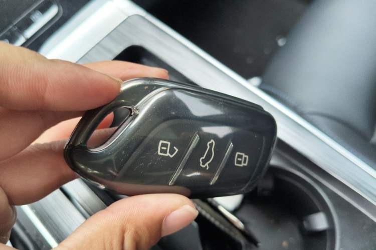 Used Roewe RX5 2025 PLUS 330TGI Automatic Trendsetting Smart Edition Vehicle Key