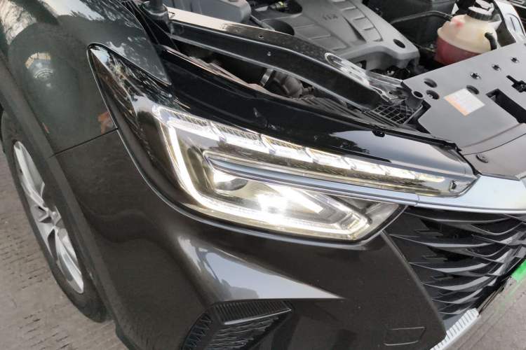 Used Roewe RX5 2025 PLUS 330TGI Automatic Trendsetting Smart Edition Right Front Headlight