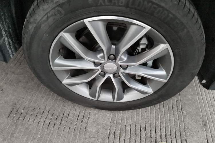 Used Roewe RX5 2025 PLUS 330TGI Automatic Trendsetting Smart Edition Right Front Wheel Hub
