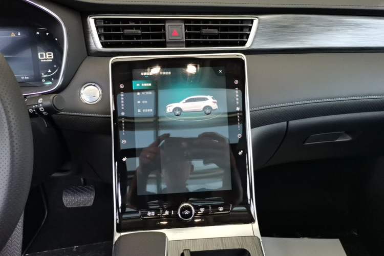 Used Roewe RX5 2025 PLUS 330TGI Automatic Trendsetting Smart Edition Audio And AC Panel