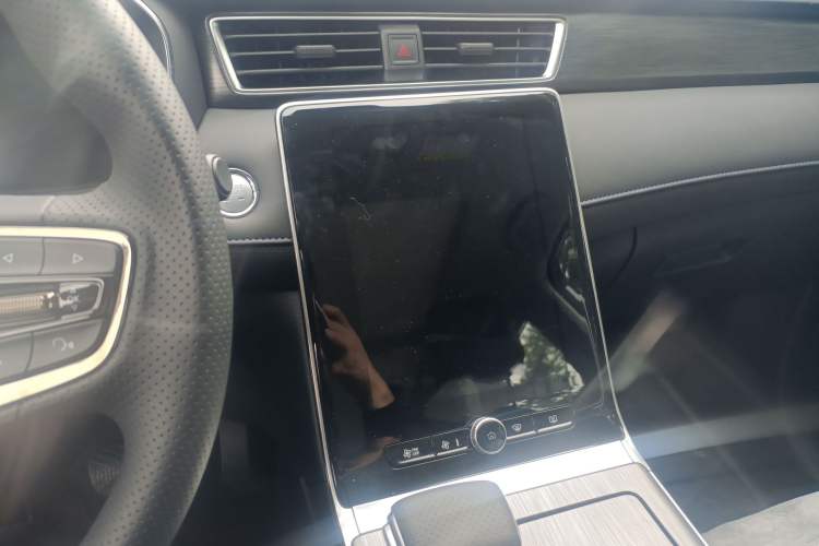Used Roewe RX5 2025 PLUS 330TGI Automatic Trendsetting Smart Edition Audio And AC Panel