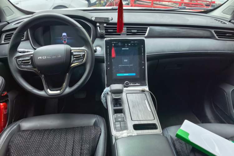 Used Roewe RX5 2025 PLUS 330TGI Automatic Trendsetting Smart Edition Center Console