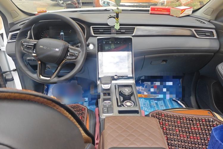 Used Roewe RX5 2025 PLUS 330TGI Automatic Trendsetting Smart Edition Center Console