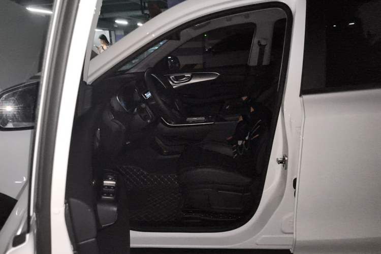 Used Roewe RX5 2025 PLUS 330TGI Automatic Trendsetting Smart Edition Driver Seat
