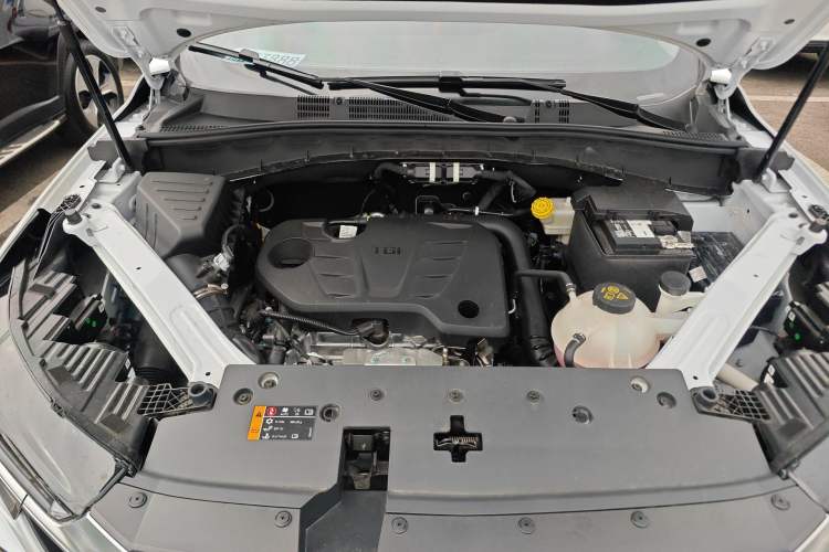 Used Roewe RX5 2025 PLUS 330TGI Automatic Trendsetting Smart Edition Engine Bay