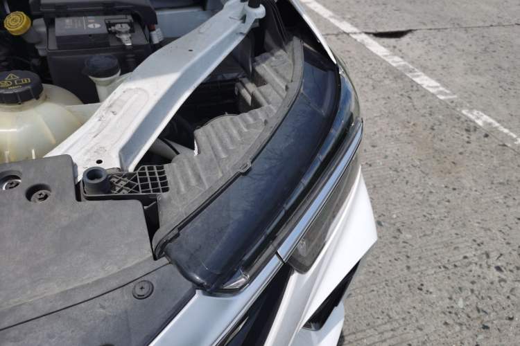 Used Roewe RX5 2025 PLUS 330TGI Automatic Trendsetting Smart Edition Engine Bay Left