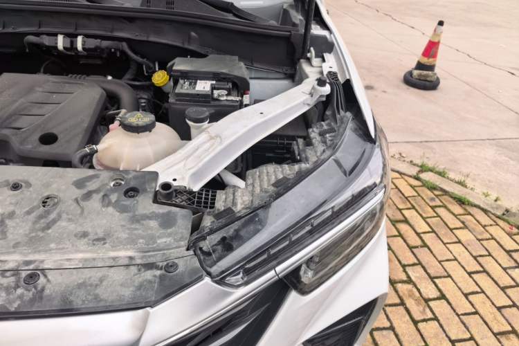 Used Roewe RX5 2025 PLUS 330TGI Automatic Trendsetting Smart Edition Engine Bay Left
