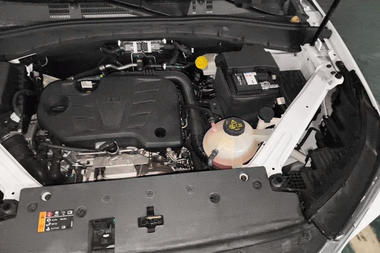 Used Roewe RX5 2025 PLUS 330TGI Automatic Trendsetting Smart Edition Engine Bay Left