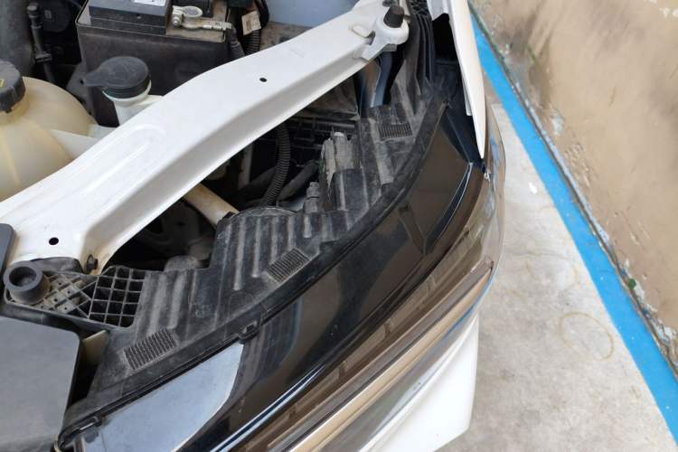 Used Roewe RX5 2025 PLUS 330TGI Automatic Trendsetting Smart Edition Engine Bay Left