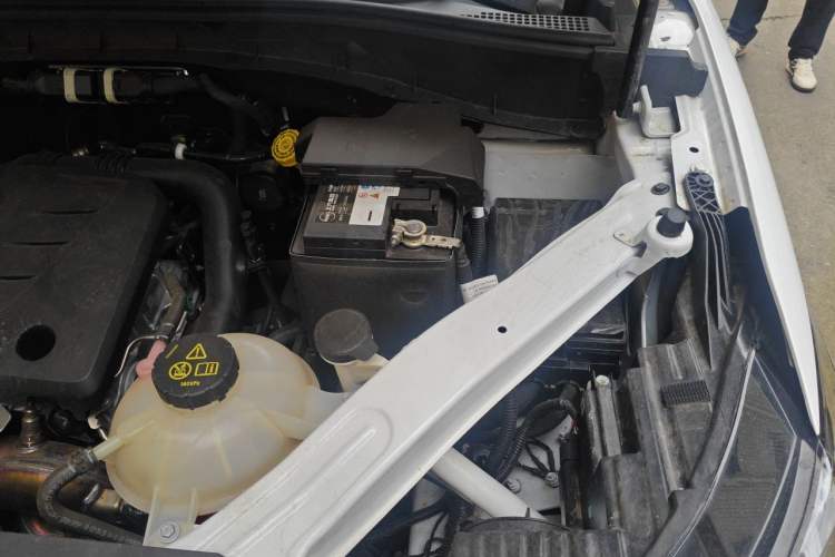 Used Roewe RX5 2025 PLUS 330TGI Automatic Trendsetting Smart Edition Engine Bay Left