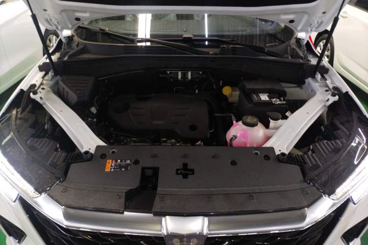 Used Roewe RX5 2025 PLUS 330TGI Automatic Trendsetting Smart Edition Engine Bay
