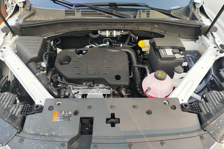 Used Roewe RX5 2025 PLUS 330TGI Automatic Trendsetting Smart Edition Engine Bay