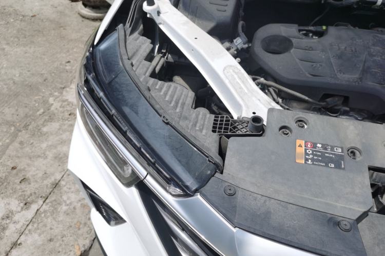 Used Roewe RX5 2025 PLUS 330TGI Automatic Trendsetting Smart Edition Engine Bay Right